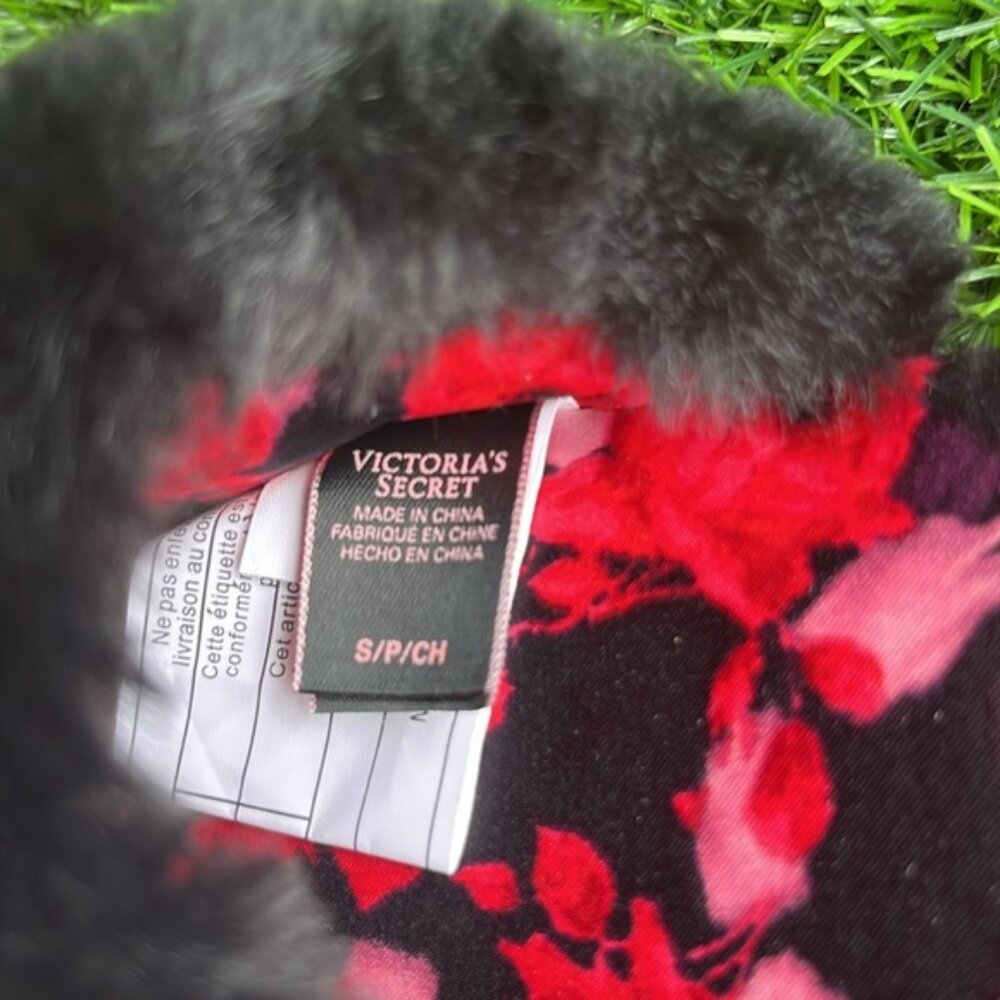 VICTORIAS SECRET Signature Satin Floral Slippers size small